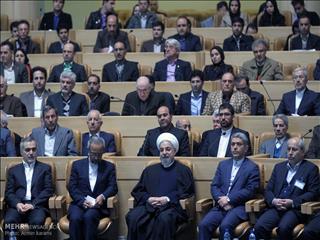 روحانی راهکار کدام اقتصاددان را برگزیند؟