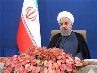 روحانی: از خام فروشی فولاد و پتروشیمی خارج شدیم