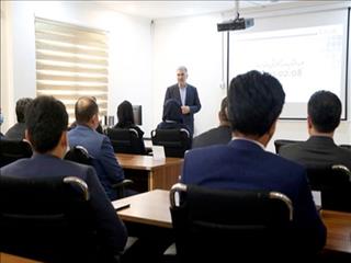 مهم ترین رکن دوره های آموزشی کارکنان نهادینه کردن درک اهمیت خدمت به مشتریان و جامعه ایثارگری است