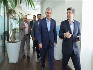 بازدید مدیرعامل بانک دی از موسسه مطبوعاتی بازار پول و ارز