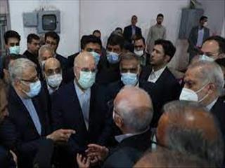 بازدید رئیس مجلس و وزیر نفت از غرفه پژوهشگاه صنعت نفت