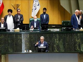 فاطمی امین: با هرگونه رانت‌خواری و ویژه خواری مقابله می‌کنیم/ دوقطبی‌سازان خیانتکارند