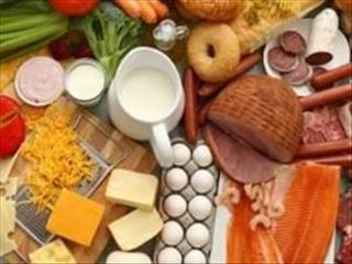 کاهش بهای ۶ گروه مواد خوراکی در پایان سال ۹۵