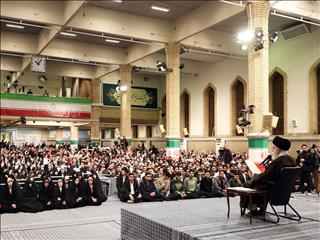 رهبر انقلاب: انتخابات ضعیف باشد همه ضرر می‌کنند/از زاویه منافع ملی نگاه کنیم