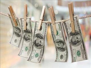 گزارش نیم روز؛ابلاغ آیین‌نامه مبارزه با پولشویی، عرضه خودروهای وارداتی و کاهش قیمت طلا و نفت